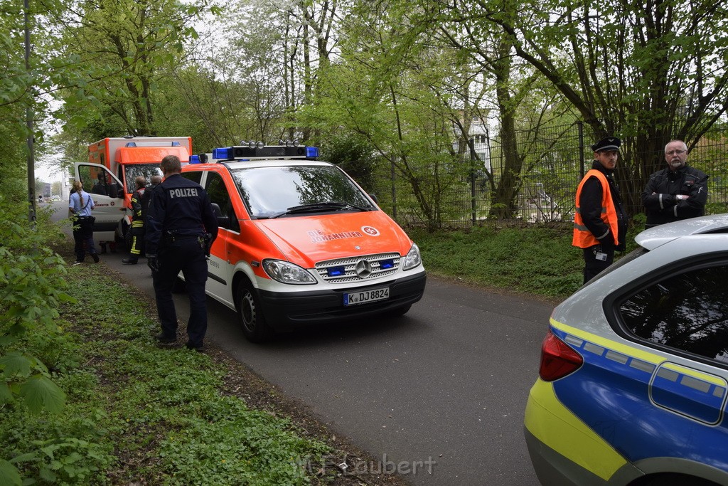 Einsatz BF Koeln in Koeln Buchheim Arnsbergerstr P23.JPG - Miklos Laubert